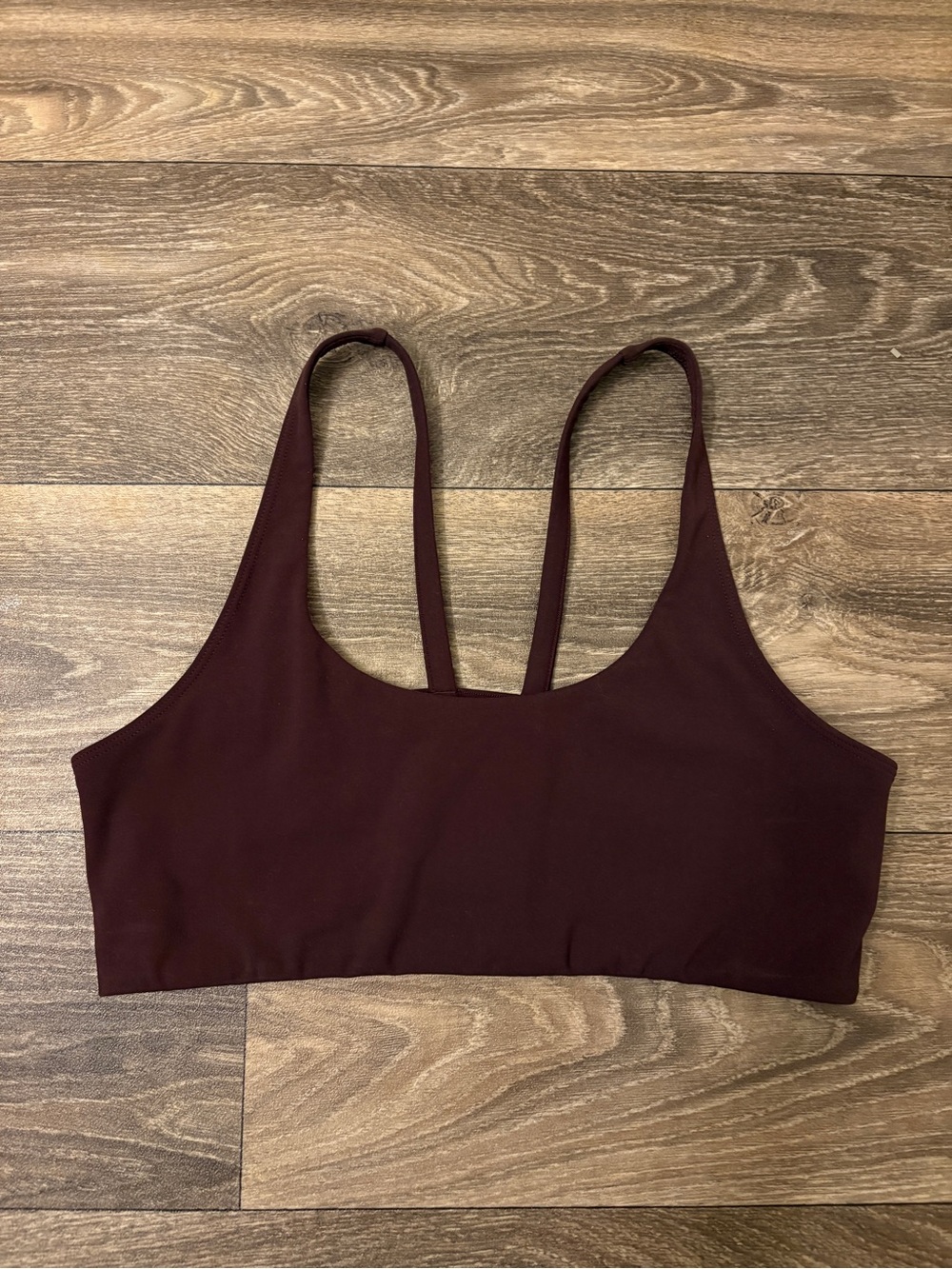 Vuori Strappy Back Sports Bra Burgundy Size M